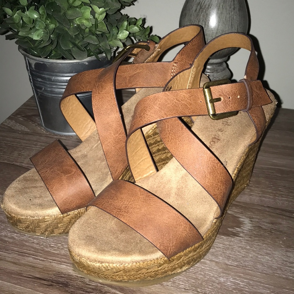 Brown Wedges